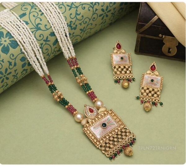 Classic Pearl Beaded Pendant Set