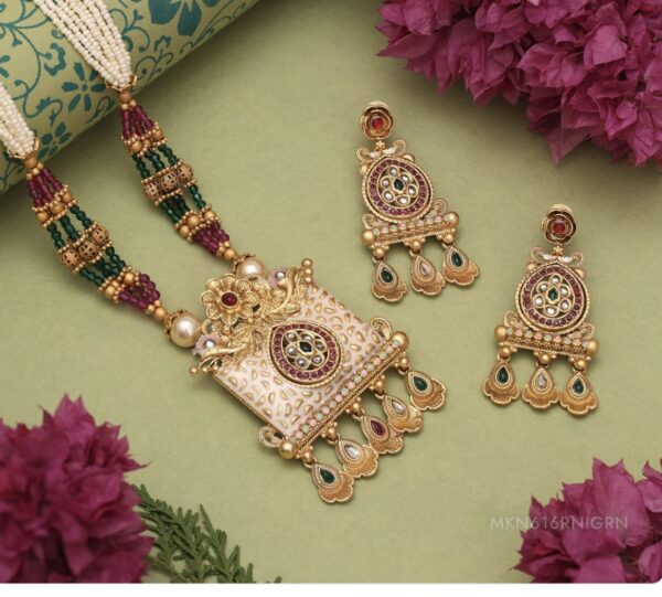 Regal Drop Pendant Necklace Set