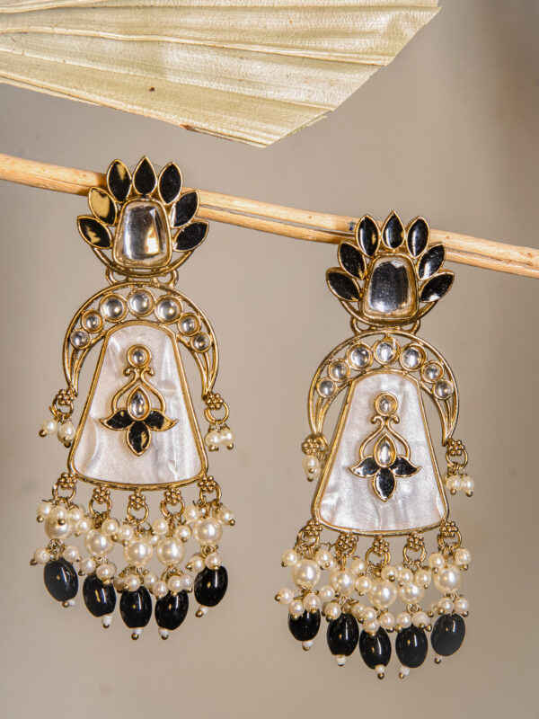 Black Pearl Drop Earrings