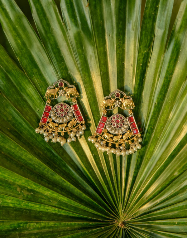 Regal Elephant Motif Necklace & Earrings Set - Image 2