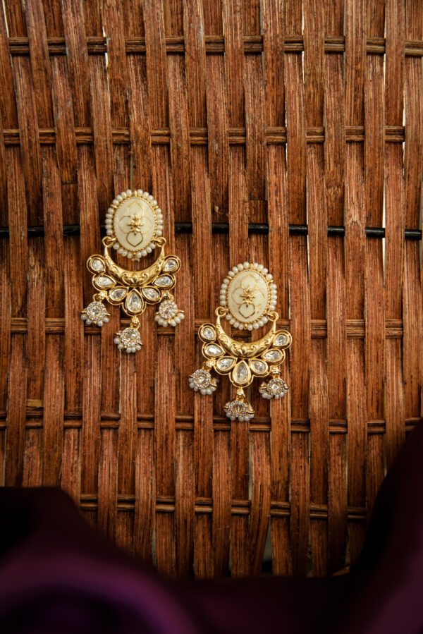 rajwada-pearl-kundan-earrings