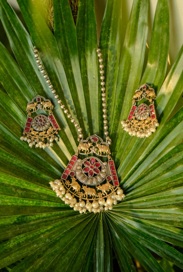 Regal Elephant Motif Necklace & Earrings Set