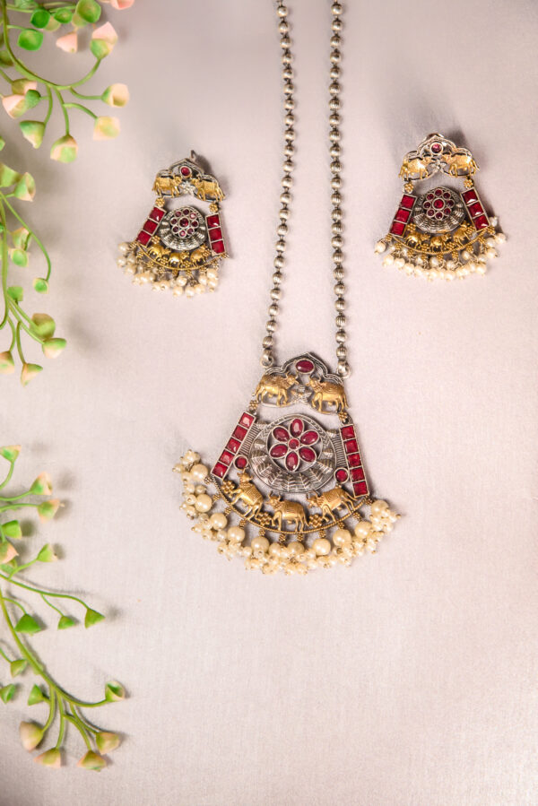 Regal Elephant Motif Necklace & Earrings Set - Image 5