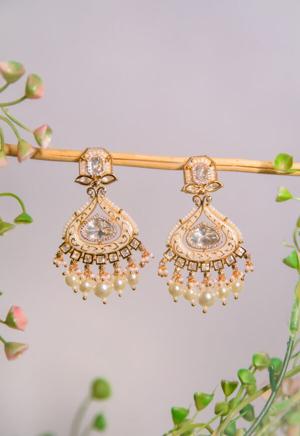 Cream and Gold Pearl Earrings - Image 3